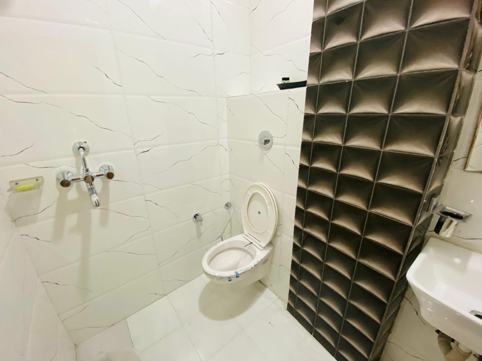 Hotel Ry Luxuries 3*