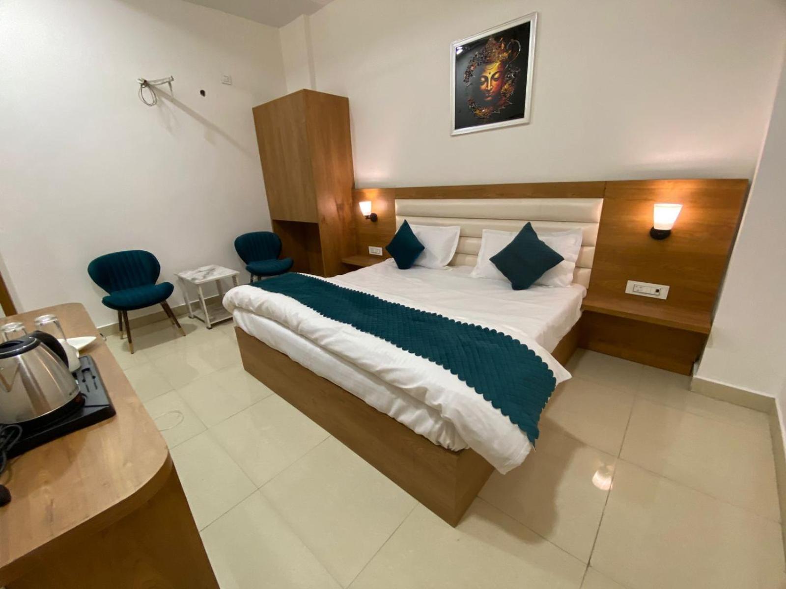 Hotel Ry Luxuries 3*
