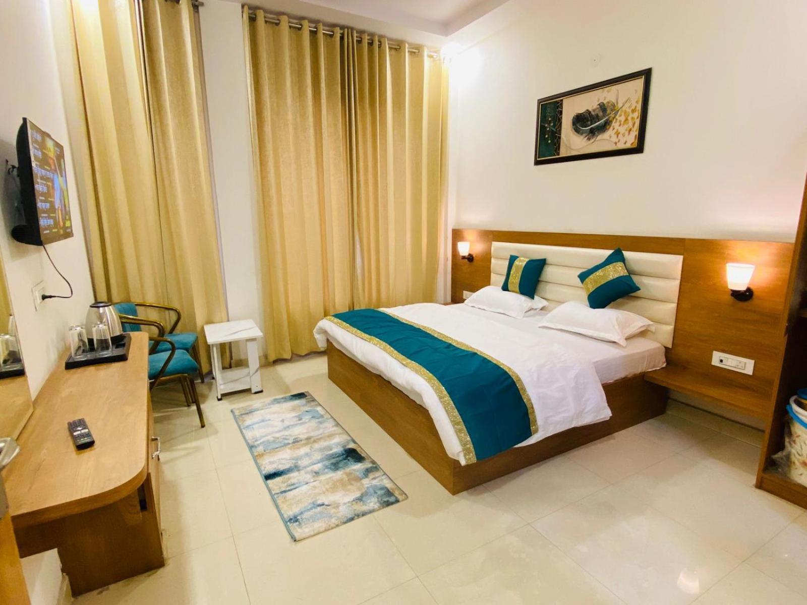 Ry Luxuries 3*